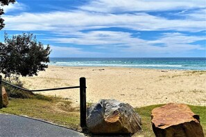 Beach - Charming Beach Getaway (Valla Beach)