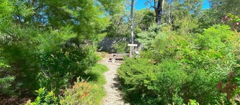 Charming Beach Getaway -Tucked away in Valla beach is the charming home that has a unique private ba