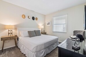 2 soveværelser, skrivebord, strygejern/strygebræt, weekendseng