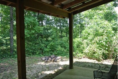 Collier Cabin in Pine Hollow ~ Eminence, MO

