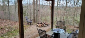 Outdoor dining - Collier Cabin in Pine Hollow ~ Eminence, MO
(Birch Tree)