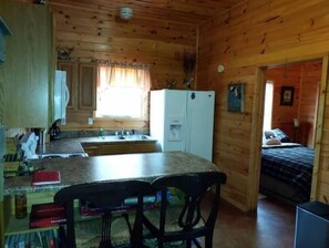 1 bedroom, desk, WiFi, bed sheets