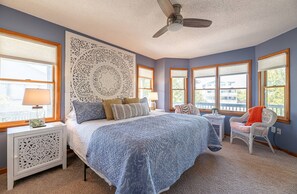 3 bedrooms, free WiFi, bed sheets - Sea Stars - 4x4 Carova Beach, Canalfront, Boat Ramp, Dock, Gazebo, Game Room (4x4 - Carova Beach)