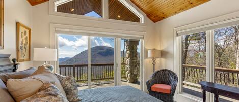 5 bedrooms, iron/ironing board, free WiFi, bed sheets