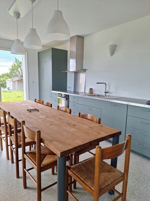 Microonde, forno, piano cottura, lavastoviglie