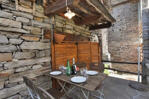 Family Chalet, Multiple Bedrooms (Rustico al forno Sonogno) | Outdoor dining