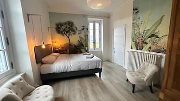 1 slaapkamer, een strijkplank/strijkijzer, gratis wifi, beddengoed