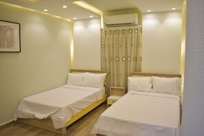 3 bedrooms, iron/ironing board, WiFi
