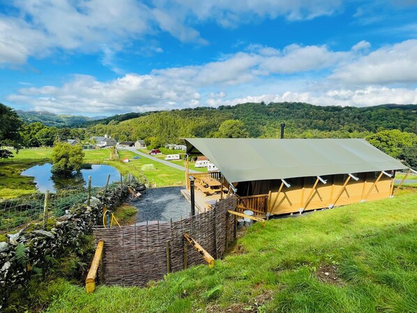小屋, 3 間臥室 (Safari Lodge with Hot Tub) | 高級寢具、獨特裝潢、床單
