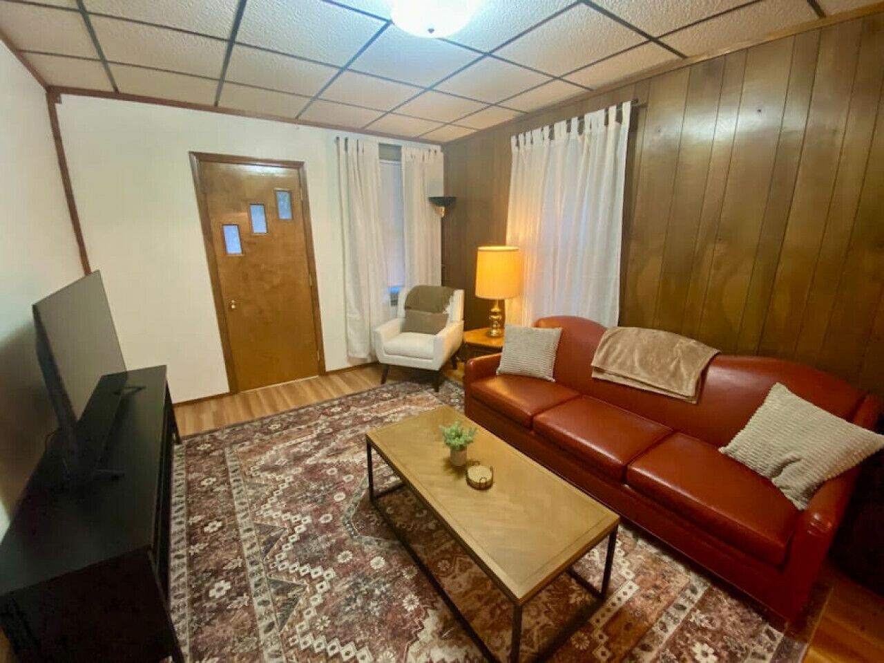 First Floor Apt in Little Italy!