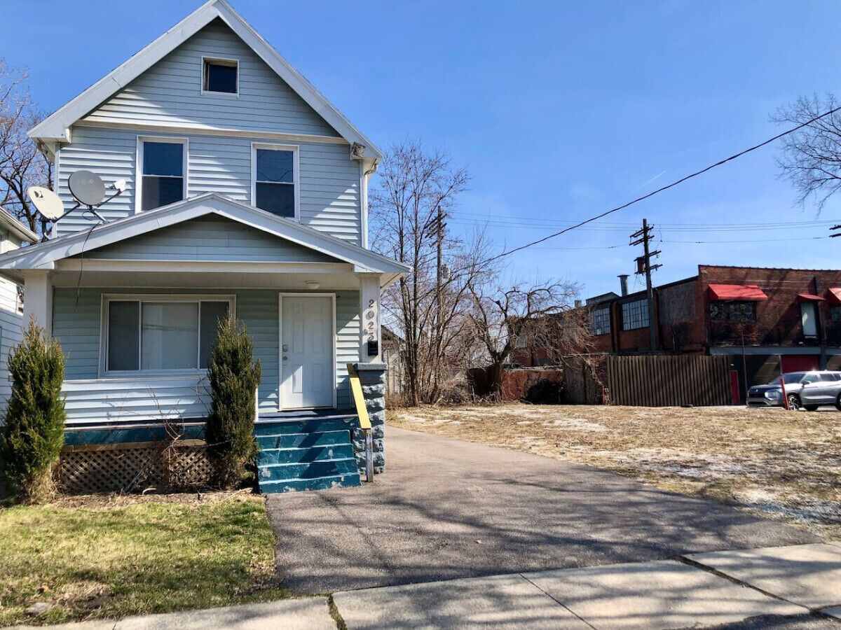 Home close to Downtown CLE