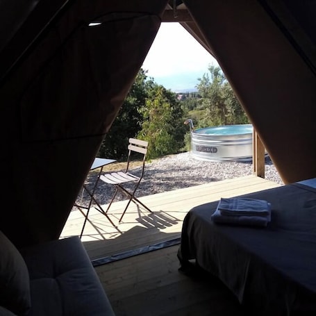 Front of property. Glamping la giara