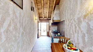 Dining - Casa Rural La Fuente del Fresno, Para dos Personas en el Pueblo de Caballar (Caballar)