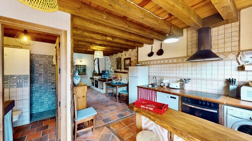 Casa Rural La Fuente del Fresno, Para dos Personas en el Pueblo de Caballar