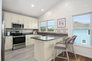 Fridge, microwave, oven, stovetop - Newly Built Luxury Home Near Beach with Pool, Spa! (Corolla)