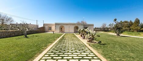 Fachada de la propiedad