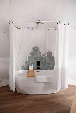 Shower, towels