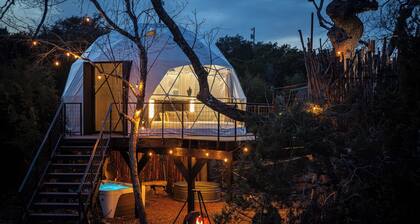 Lunar Dome W/ Private Hot tub and Outdoor Shower!