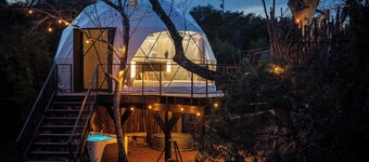 Lunar Dome W/ Private Hot tub and Outdoor Shower!