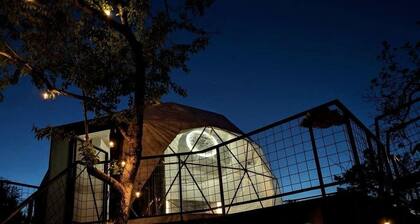 Lunar Dome W/ Private Hot tub and Outdoor Shower!