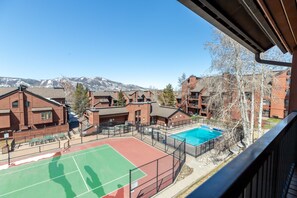 Sports court - Mountain Comfort for the Whole Crew – 4-Bedroom Condo at Timber Run Near Steambo (Steamboat Springs)