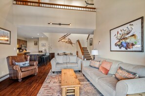 Televisión, chimenea