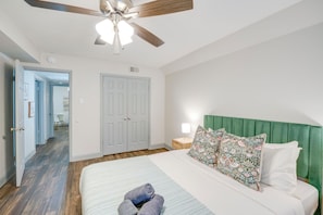 Interior - Dallas Apartment w/ Pool Access, 10 Mi to Downtown (Dallas)