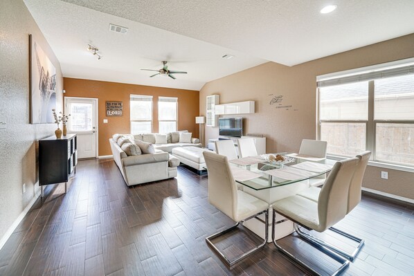 ハウス (4 Bedrooms) | 施設の正面