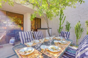 Apartment (2 Bedrooms) | Interior - Palm Springs Condo: 3 Fenced Patios, Pool Access (Palm Springs)