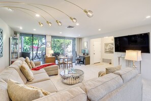 Apartment (2 Bedrooms) | Interior - Palm Springs Condo: 3 Fenced Patios, Pool Access (Palm Springs)