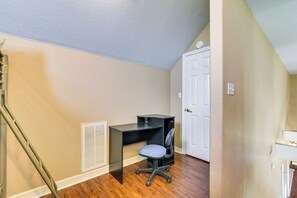 Interior - Walk to Crystal Beach: Family Home w/ Deck (Port Bolivar)