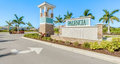Coastal Venice Villa w/ Patio & Resort Amenities!