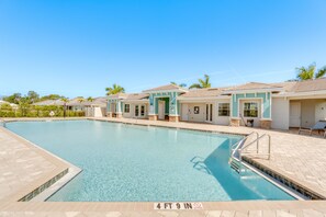 Kolam renang outdoor