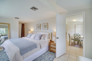 Apartment (2 Bedrooms) | Interior - Vero Beach Vacation Rental ~ 3 Mi to the Ocean! (Vero Beach)