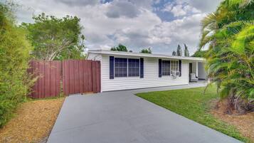 Apartment (0 Bedroom) | Interior