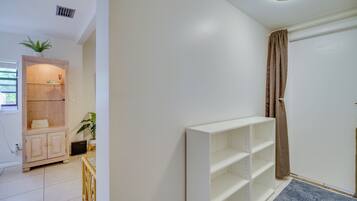 Apartment (0 Bedroom) | Bahagian dalam