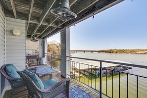 Apartment (2 Bedrooms) | Interior - Lakefront Retreat w/ Community Pool in Osage Beach (Osage Beach)