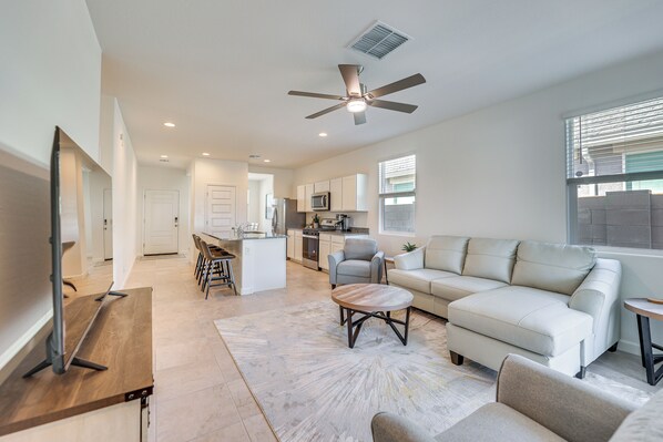 House (3 Bedrooms) | Interior - Maricopa Home w/ Putting Green & Covered Patio! (Maricopa)