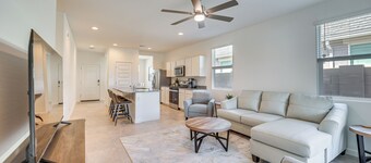 Maricopa Home w/ Putting Green & Covered Patio!