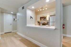 Interior - Near Stadiums: Grand Prairie Apt w/ Pool Access (Grand Prairie)