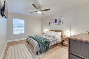 Apartment (1 Bedroom) | Interior - Near Stadiums: Grand Prairie Apt w/ Pool Access (Grand Prairie)