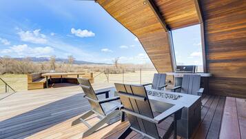 House (4 Bedrooms) | Front of property