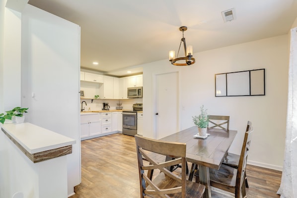 House (3 Bedrooms) | Interior