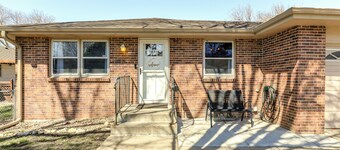 Family-friendly Lincoln Home w/ Sandbox & Grill!