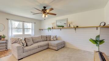 House (3 Bedrooms) | Front of property