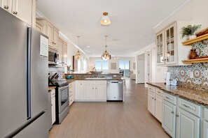 Microwave, oven, dishwasher, coffee/tea maker - Sandy Hideaways - Beachfront, Pet Friendly (Gulf Shores)