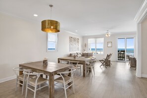 Interior - Sandy Hideaways - Beachfront, Pet Friendly (Gulf Shores)