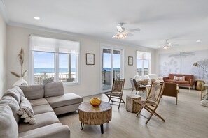 TV - Sandy Hideaways - Beachfront, Pet Friendly (Gulf Shores)