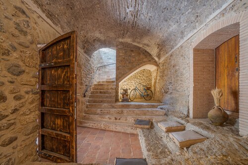 Holiday Home with Pool and Garden in Alt Empordà - Majordoms Sabater