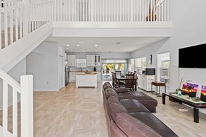 Smart TV - Tipsy Turtle~ Waterfront Pool Home w/ Direct Atlantic Access! (Marathon)